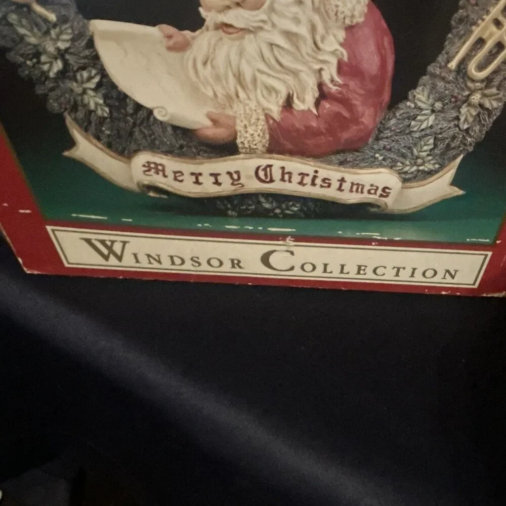 Windsor Collection Musical theme Santa vintage Wreath Door Decoration- open bx